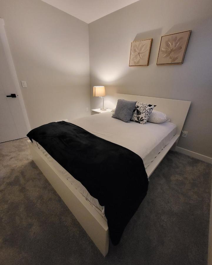 Luxury Suite In Calgary Nw 外观 照片