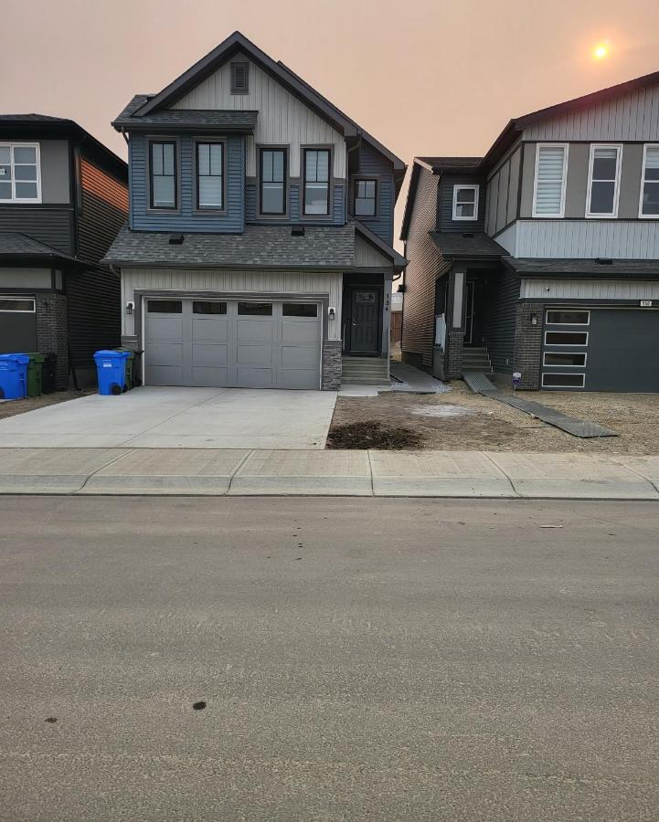 Luxury Suite In Calgary Nw 外观 照片