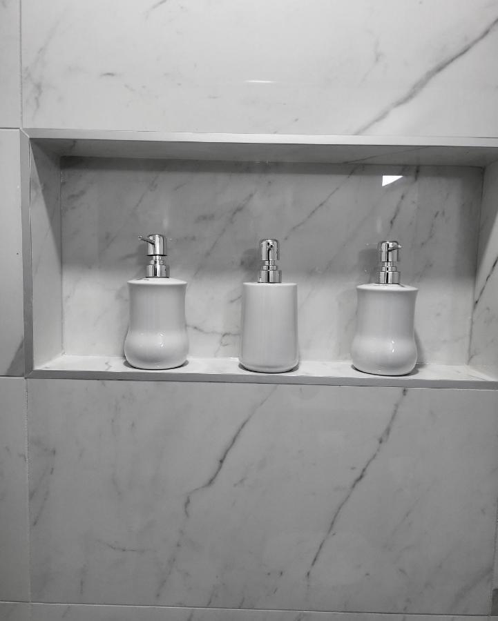 Luxury Suite In Calgary Nw 外观 照片