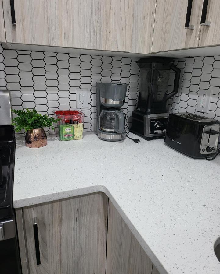 Luxury Suite In Calgary Nw 外观 照片