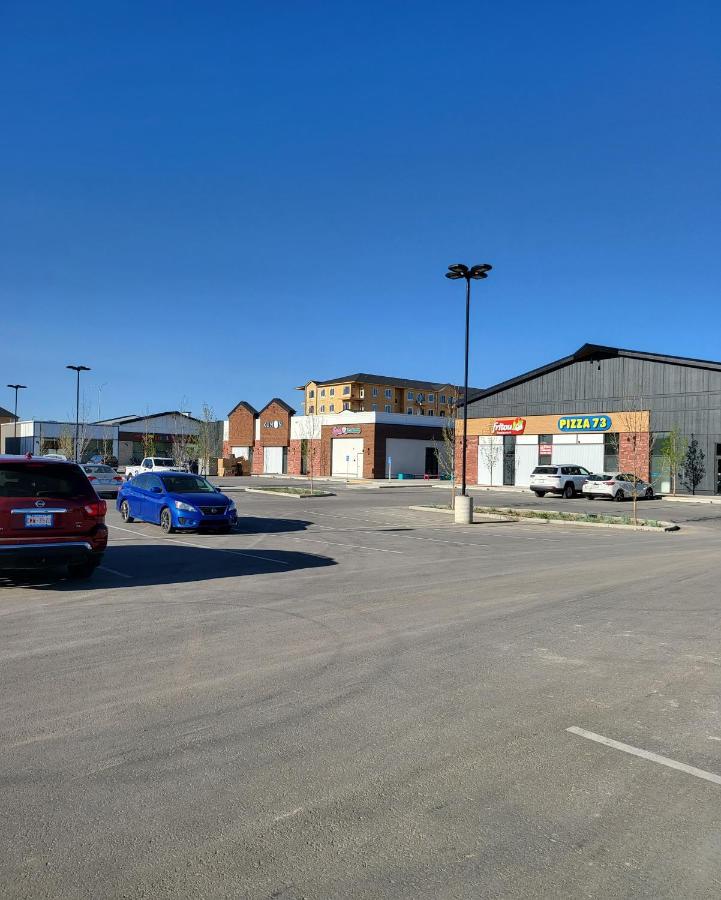 Luxury Suite In Calgary Nw 外观 照片